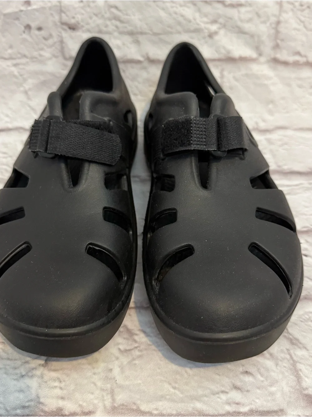 OOFOS OOcandoo Recovery Sandal, Black - Women’s Size 9 Men’s Size 7
